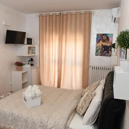 Casa Donna Di Cuori Quarto em Acomodações Particulares *